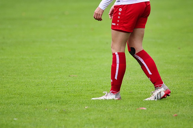 全国春季游泳锦标赛：孙佳俊、余依婷摘金.